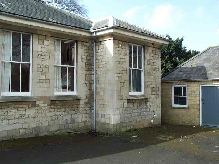 6school3.jpg (32075 bytes)